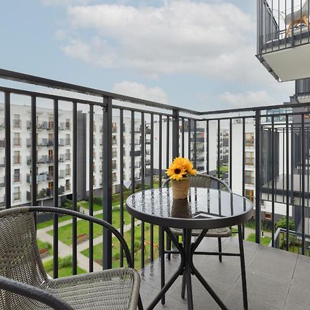 Cozy Apartment With Parking Bakalarska By Noclegi Renters Warsaw Exterior photo