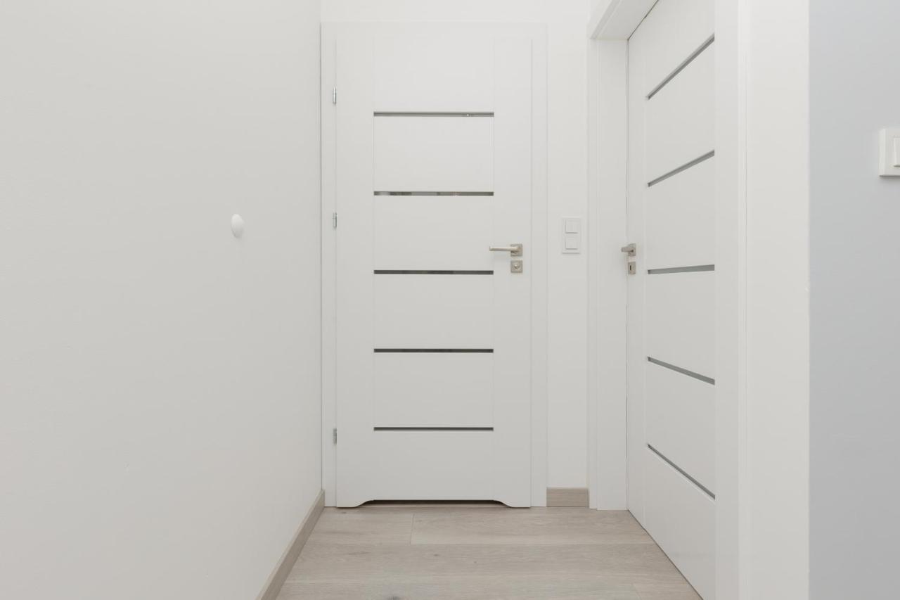 Cozy Apartment With Parking Bakalarska By Noclegi Renters Warsaw Exterior photo