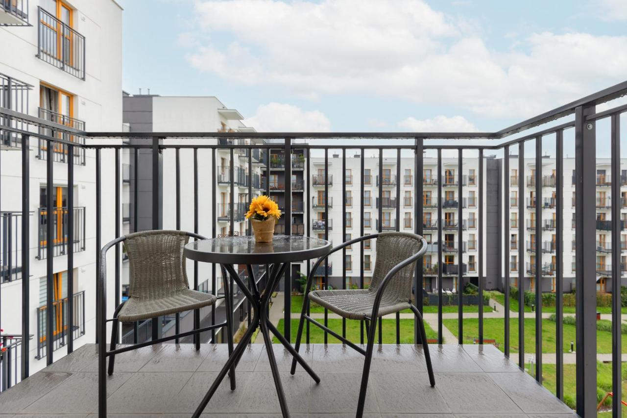 Cozy Apartment With Parking Bakalarska By Noclegi Renters Warsaw Exterior photo